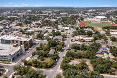 203 E Anderson Avenue, Round Rock, TX 78664 - Photo 22
