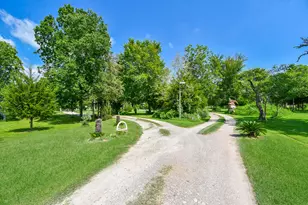 39551 Donigan Rd, Brookshire, TX 77423 - Photo 2