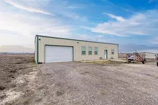 1889 Co Rd 487, Taylor, TX 76574 - Photo 6