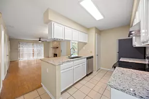 6715 Old Quarry Ln, Austin, TX 78731 - Photo 10