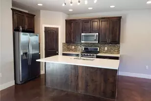 1125 Walton Ln, Austin, TX 78721 - Photo 2