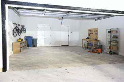 516 N Hackberry Avenue, Luling, TX 78648 - Photo 32