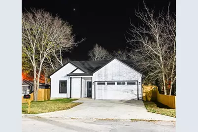 516 N Hackberry Avenue, Luling, TX 78648 - Photo 28