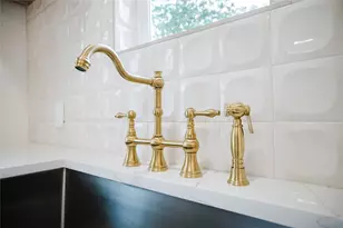 1907 E 21st St, Austin, TX 78722 - Photo 10