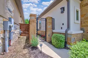 313 Skyflower Dr, Georgetown, TX 78628 - Photo 2