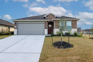 401 Abbey Ln, Lockhart, TX 78644 - Photo 2