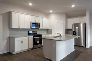 401 Abbey Ln, Lockhart, TX 78644 - Photo 4