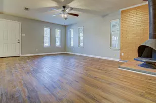 1807 Briar Hill Dr, Austin, TX 78741 - Photo 4
