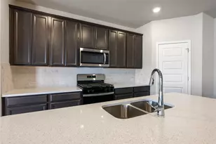 136 Short Toed Swoop, Cedar Creek, TX 78612 - Photo 10