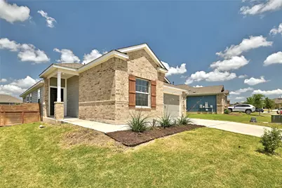 388 Barcelona, Kyle, TX 78640 - Photo 2