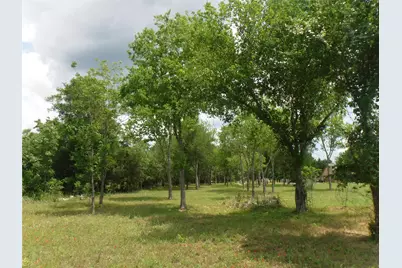 104 W Riverside Drive, Bastrop, TX 78602 - Photo 2