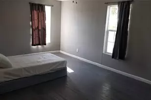 409 S Main St, Taylor, TX 76574 - Photo 4