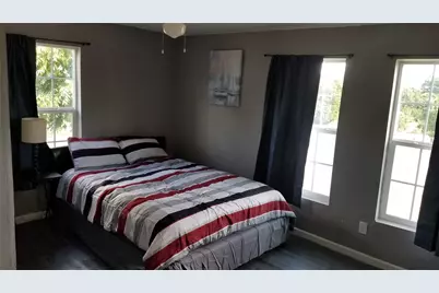 409 S Main Street, Taylor, TX 76574 - Photo 2