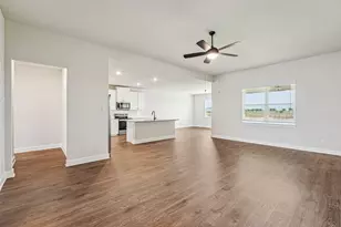 517 W Luna Blue Ln, Jarrell, TX 76537 - Photo 4