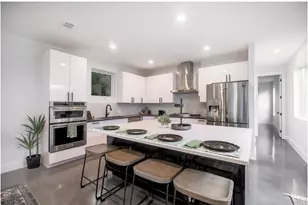 1102 1/2 Fiesta St, Austin, TX 78702 - Photo 2