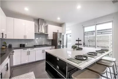 1102 1/2 Fiesta Street #A, Austin, TX 78702 - Photo 4