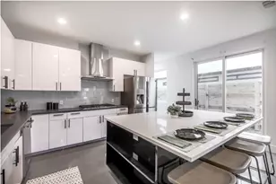 1102 1/2 Fiesta St, Austin, TX 78702 - Photo 4