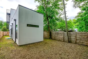 1102 1/2 Fiesta St, Austin, TX 78702 - Photo 32