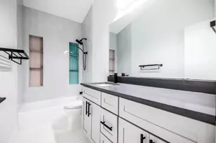 1102 1/2 Fiesta St, Austin, TX 78702 - Photo 14