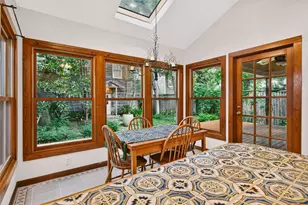 812 W 10th St, Austin, TX 78701 - Photo 20