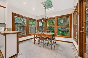 812 W 10th St, Austin, TX 78701 - Photo 18