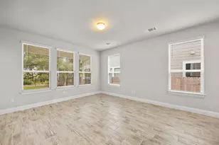 173 Riverhill Dr, Georgetown, TX 78628 - Photo 6