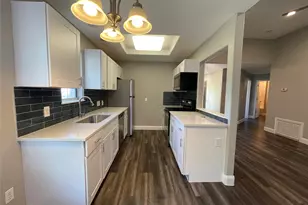 2004 Maple St, Georgetown, TX 78626 - Photo 8