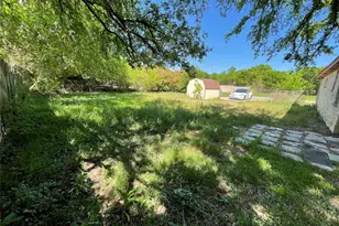 2004 Maple St, Georgetown, TX 78626 - Photo 28
