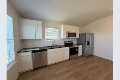 109 Honey Bee, Jarrell, TX 76537 - Photo 8