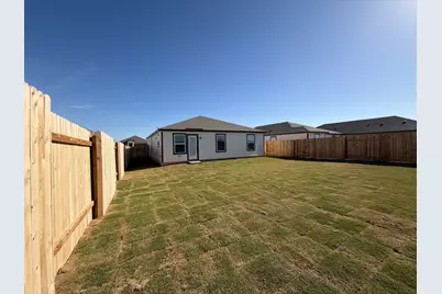 109 Honey Bee, Jarrell, TX 76537 - Photo 10