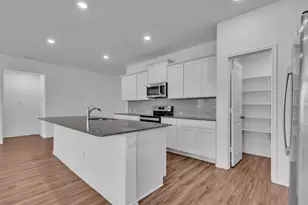 607 Bluejack Wy, Hutto, TX 78634 - Photo 4