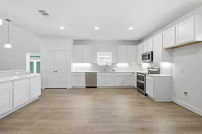 121 Cougar Hill Drive, Jarrell, TX 76537 - Photo 12