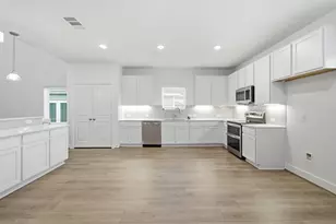 121 Cougar Hl Dr, Jarrell, TX 76537 - Photo 12