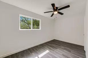 6913 Shannon Dr, Austin, TX 78724 - Photo 12