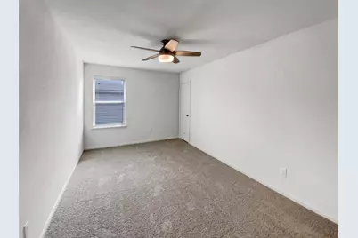 138 Niven Path #26E, Jarrell, TX 76537 - Photo 18