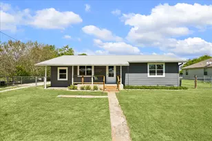 210 Fallwell St, Liberty Hill, TX 78642 - Photo 2