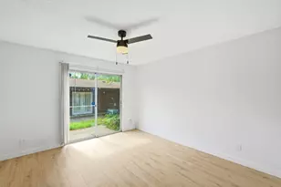 2319 Greenfield Pkwy, Austin, TX 78741 - Photo 10