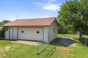 102 Lambs Trail, Buda, TX 78610 - Photo 30