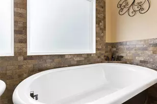 1041 Dyer Crossing Way, Round Rock, TX 78665 - Photo 24