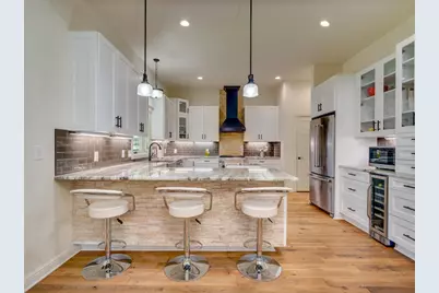 3907 Bailey Lane, Austin, TX 78756 - Photo 4