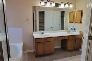 2100 Pipers Field Dr, Austin, TX 78758 - Photo 12