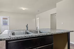 111 Hess Dr, Kyle, TX 78640 - Photo 8