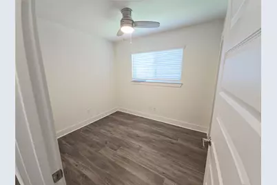 6103 Calmar Cove, Austin, TX 78721 - Photo 12
