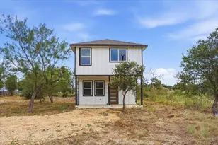 140 Lobo Ln, Cedar Creek, TX 78612 - Photo 2