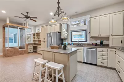 1211 Lexington Street, Taylor, TX 76574 - Photo 8