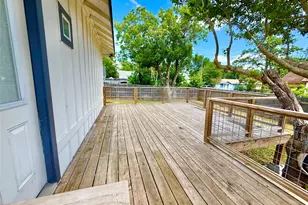 1401 W 7th St, Taylor, TX 76574 - Photo 4
