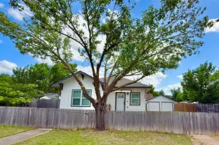 1401 W 7th St, Taylor, TX 76574 - Photo 18