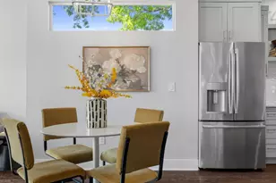 304 Blackson Ave, Austin, TX 78752 - Photo 2