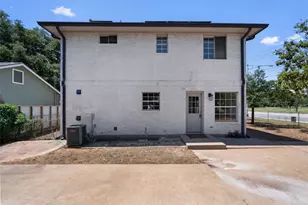 6300 Crumley Ln, Austin, TX 78741 - Photo 36