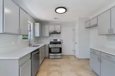 6300 Crumley Lane, Austin, TX 78741 - Photo 14